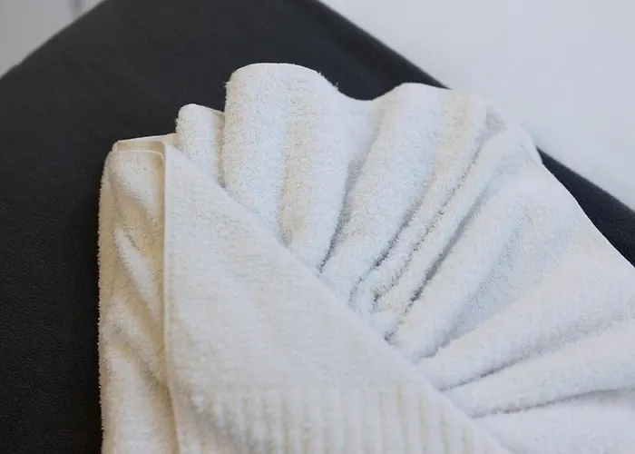 Ivory Seafront With Views!- Fl 10 By Homely * St. Paul's Bay