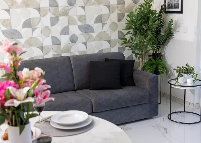 Apartment Ivory Seafront With Views!- Fl 10 By Homely St. Paul's Bay