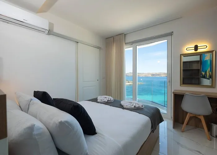 Ivory Seafront With Views!- Fl 10 By Homely Apartment