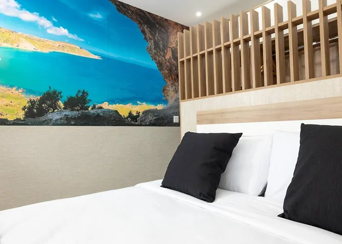 Apartment Ivory Seafront With Views!- Fl 10 By Homely *