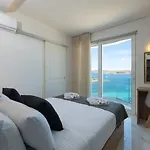 Ivory Seafront With Views!- Fl 10 By Homely Apartment