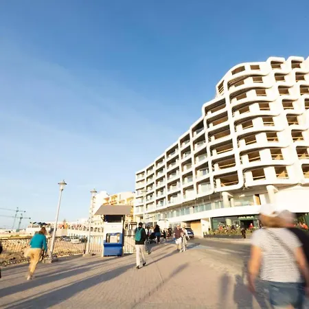 Ivory Seafront With Views!- Fl 10 By Homely Daire St. Paul's Bay